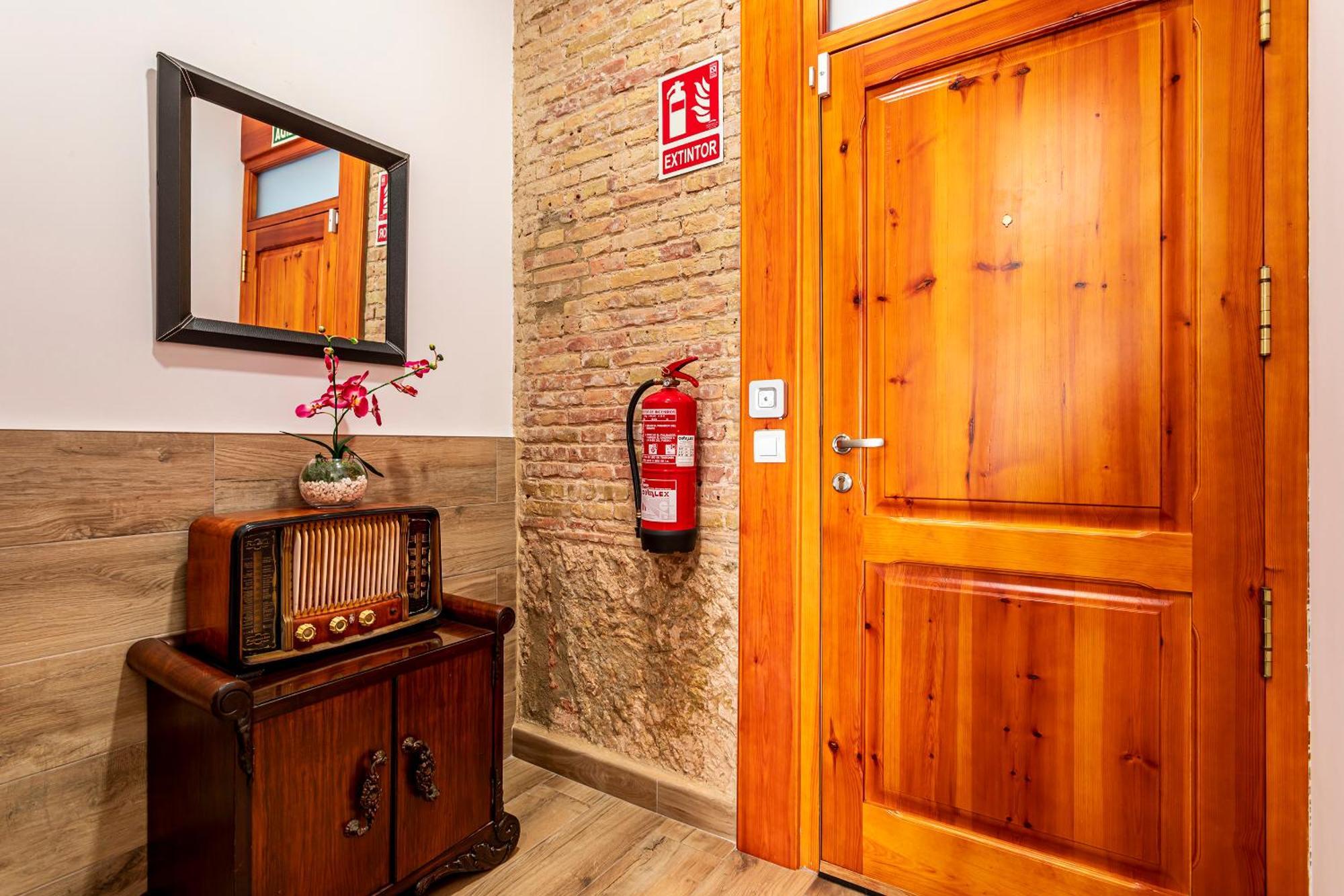 Flats Piera Valencia Center Apartment Екстериор снимка